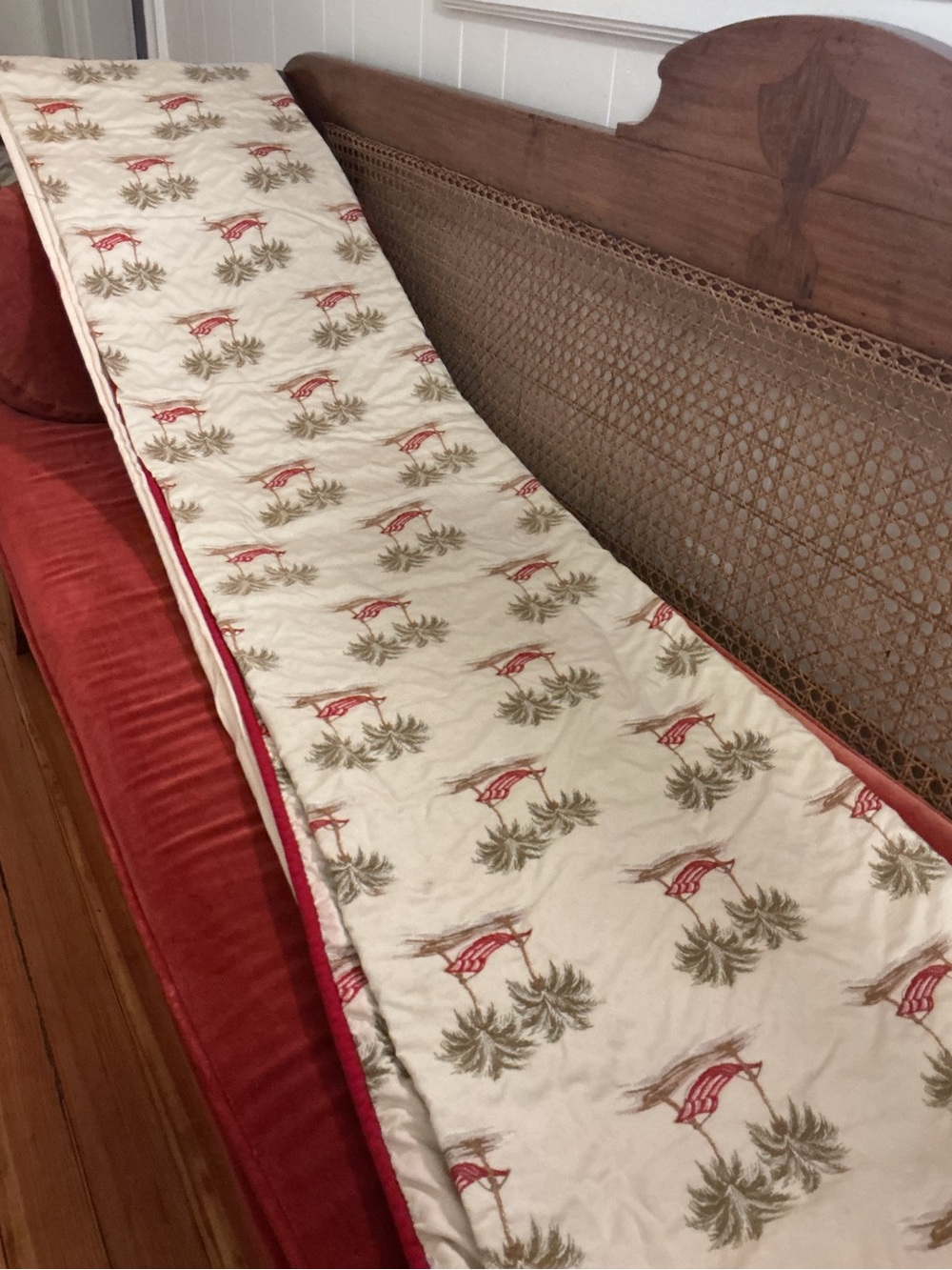 💎 Gorgeous Vintage 1940’s Silk Embroidered Cotton Bedspread